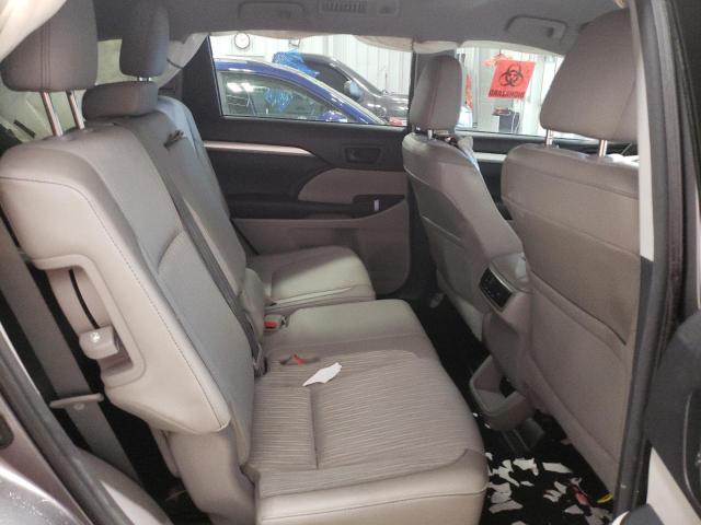 Photo 11 from auction – 2015 TOYOTA HIGHLANDER with VIN 5TDBKRFH8FS177809