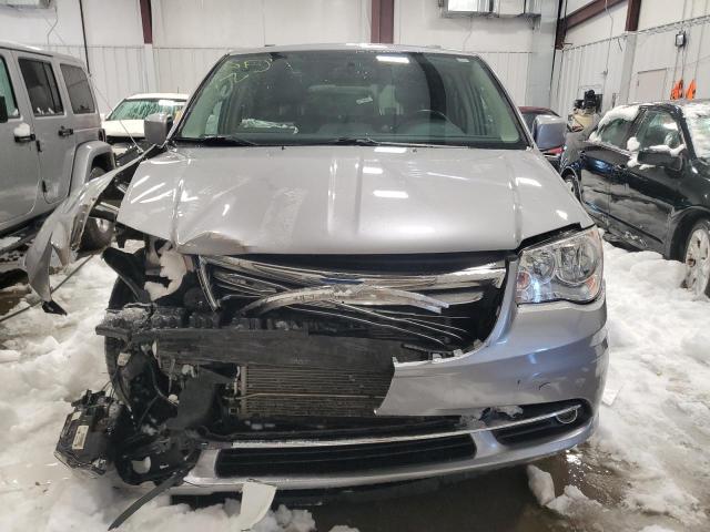 Photo 5 from auction – 2015 CHRYSLER TOWN & COU with VIN 2C4RC1BG2FR579165