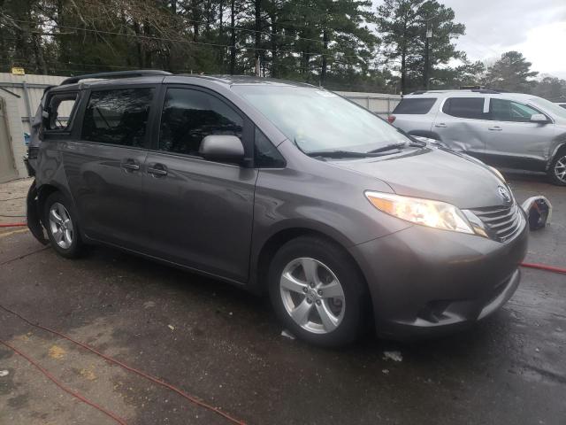 Photo 4 from auction – 2017 TOYOTA SIENNA LE with VIN 5TDKZ3DC5HS767128