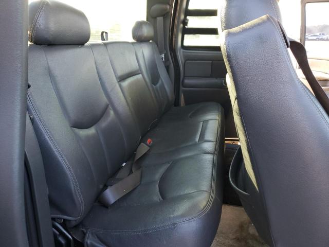 Photo 10 from auction – 2004 CHEVROLET SLVRD 1500 with VIN 1GCEC19V94Z106465