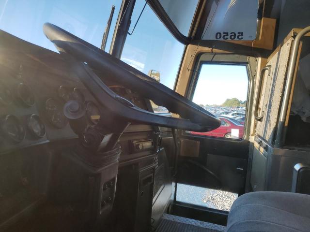 Photo 8 from auction – 1997 PREVOST BUS with VIN 2PCH33498V1011893