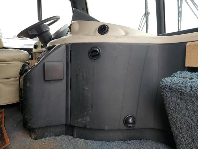 Photo 7 from auction – 2002 FREIGHTLINER CHASSIS X with VIN 4UZAAHBS32CK55043