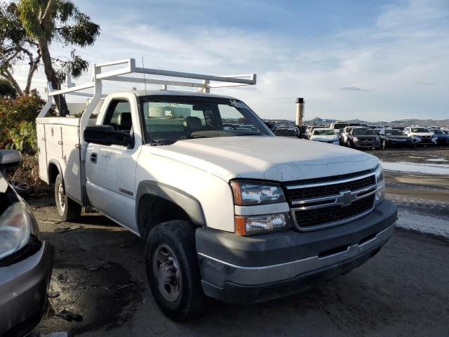 Photo 4 from auction – 2006 CHEVROLET SILVERADO with VIN 1GBHC24U16E267019