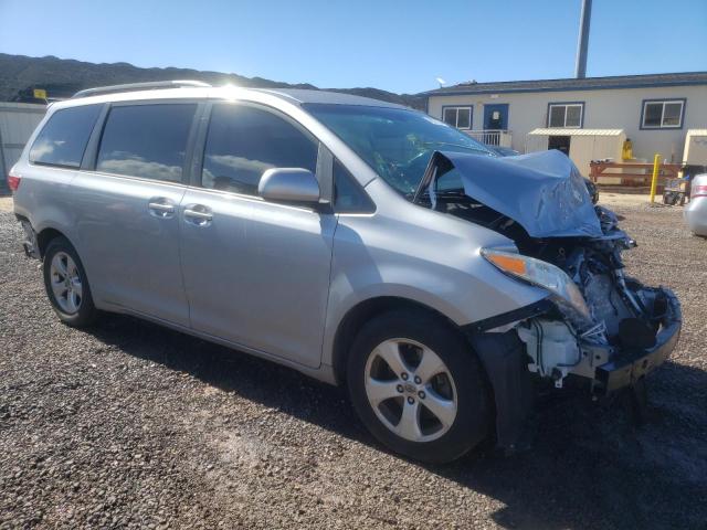 Photo 4 from auction – 2017 TOYOTA SIENNA LE with VIN 5TDKZ3DC2HS853125