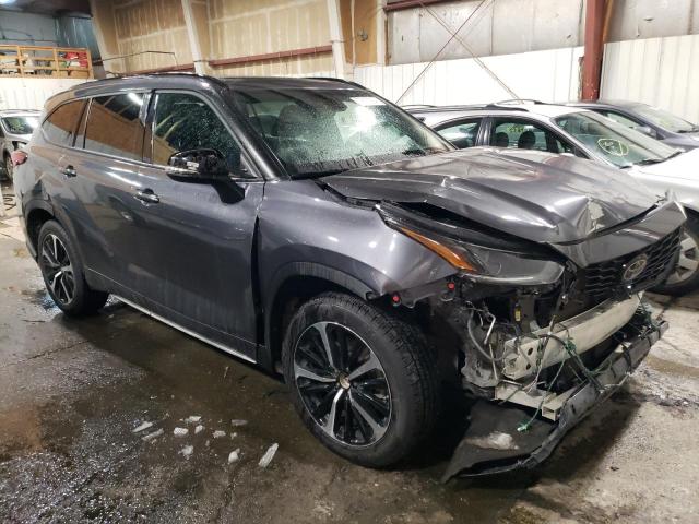 Photo 4 from auction – 2022 TOYOTA HIGHLANDER with VIN 5TDLZRBH4NS205657