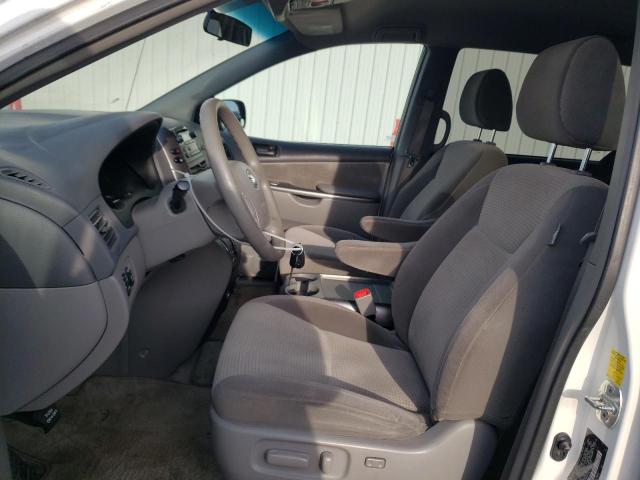 Photo 7 from auction – 2010 TOYOTA SIENNA CE with VIN 5TDKK4CC0AS307795