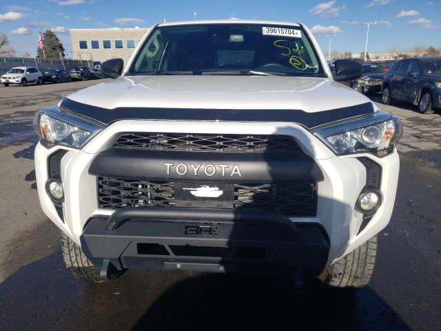 Photo 5 from auction – 2020 TOYOTA 4RUNNER SR with VIN JTEBU5JRXL5787596