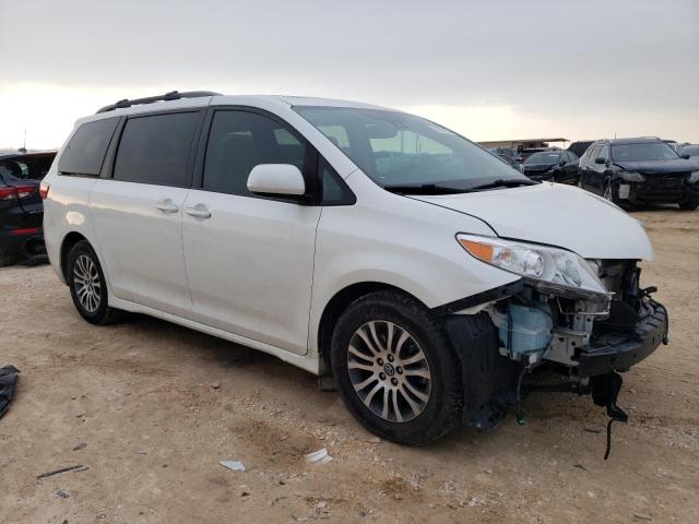 Photo 4 from auction – 2018 TOYOTA SIENNA XLE with VIN 5TDYZ3DC2JS954245
