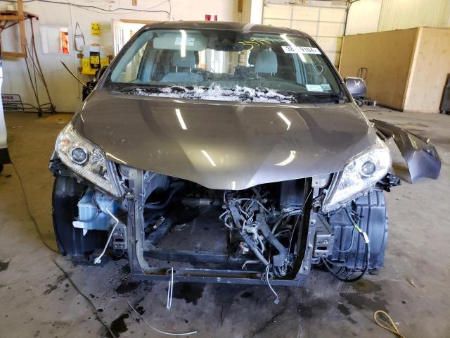 Photo 5 from auction – 2018 TOYOTA SIENNA LE with VIN 5TDKZ3DC0JS953939