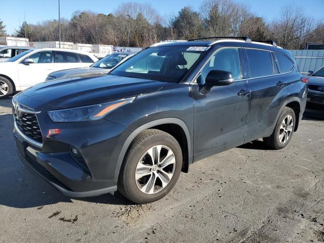 TOYOTA HIGHLANDER 2022 with VIN 5TDHZRBH8NS241129 - Photo from auction