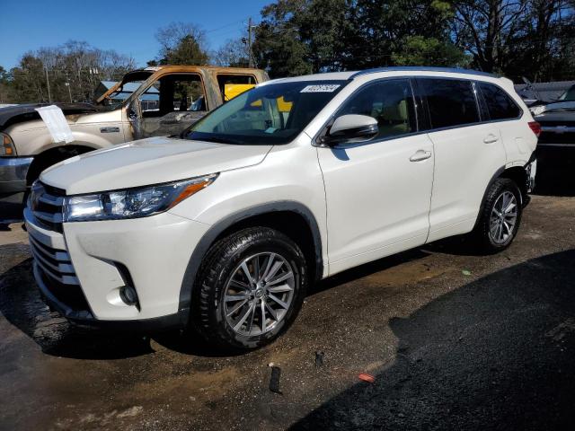 TOYOTA HIGHLANDER 2018 with VIN 5TDKZRFH8JS271709 - Photo from auction