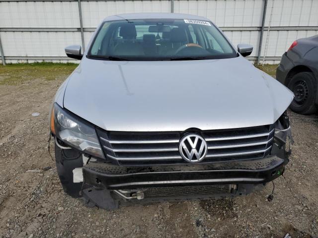 Photo 5 from auction – 2015 VOLKSWAGEN PASSAT S with VIN 1VWAT7A32FC092035