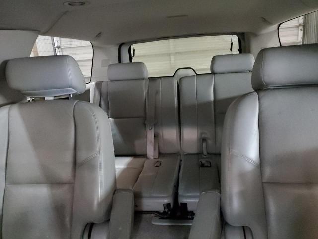 Photo 10 from auction – 2010 CHEVROLET SUBURBAN K with VIN 1GNUKKE33AR153552