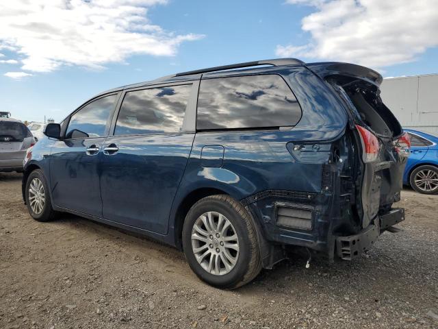 Photo 2 from auction – 2011 TOYOTA SIENNA XLE with VIN 5TDYK3DC2BS104136