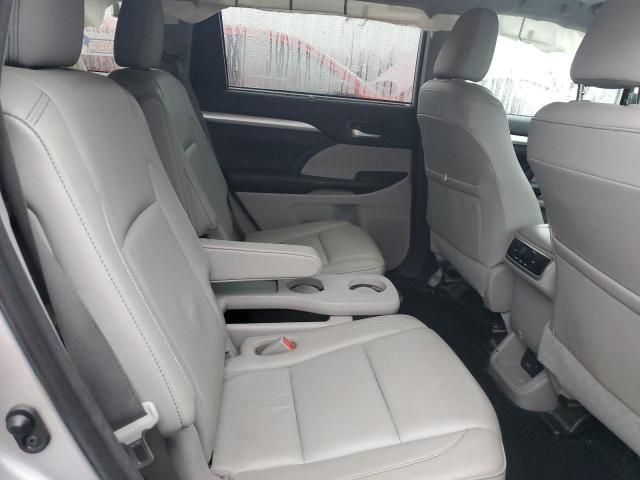 Photo 10 from auction – 2018 TOYOTA HIGHLANDER with VIN 5TDJZRFH3JS531042