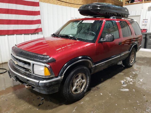 CHEVROLET BLAZER 1996 with VIN 1GNDT13W0T2301530 - Photo from auction