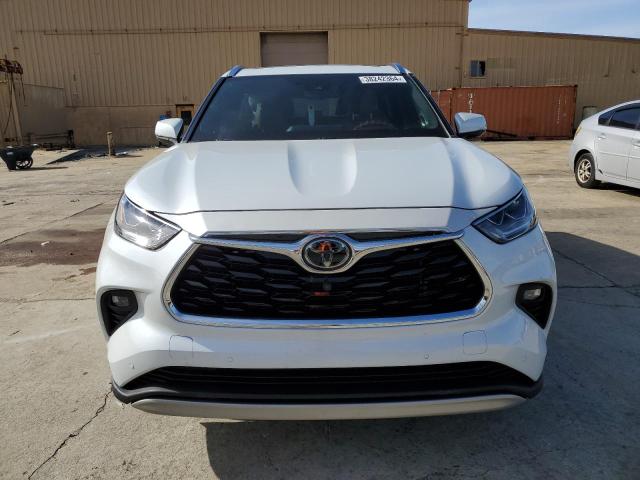 Photo 5 from auction – 2022 TOYOTA HIGHLANDER with VIN 5TDFZRAH3NS106875