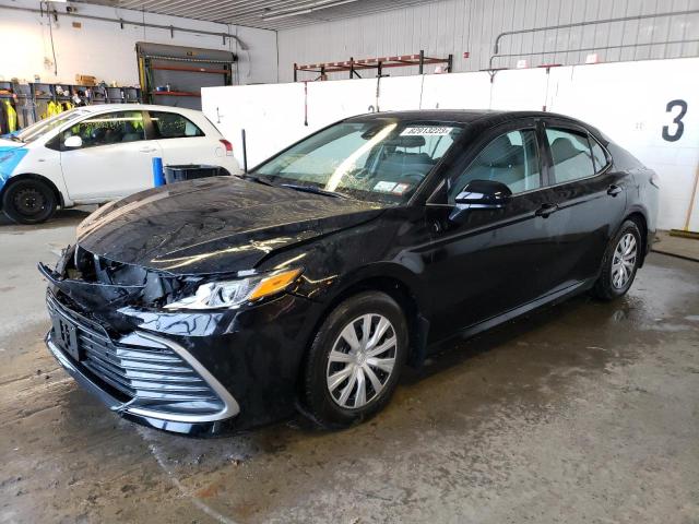 TOYOTA CAMRY LE 2022 with VIN 4T1C31AK8NU571290 - Photo from auction