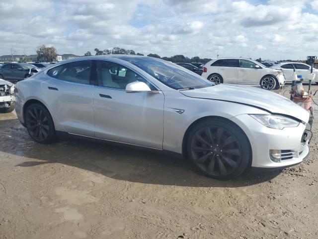 Photo 4 from auction – 2015 TESLA MODEL S with VIN 5YJSA1E42FF114812