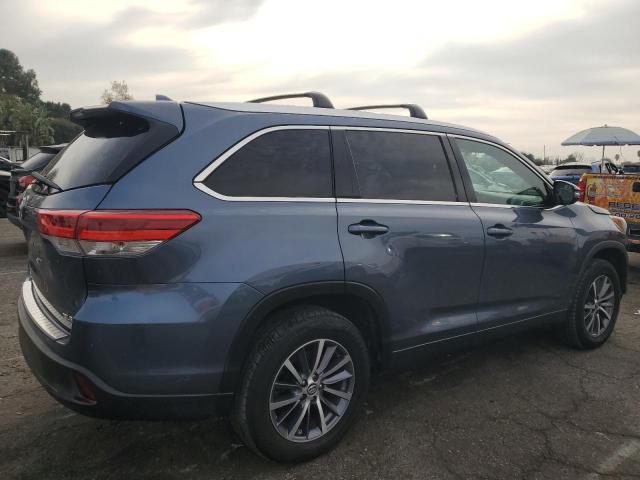 Foto 3 de la subasta – 2018 TOYOTA HIGHLANDER con VIN 5TDKZRFH6JS245688