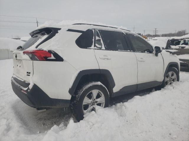Photo 3 from auction – 2019 TOYOTA RAV4 XLE with VIN JTMP1RFV5KJ018767