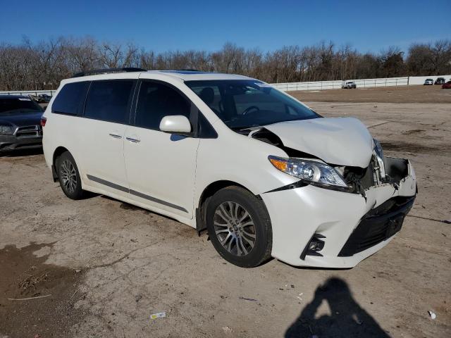 Photo 4 from auction – 2018 TOYOTA SIENNA XLE with VIN 5TDYZ3DC0JS953577