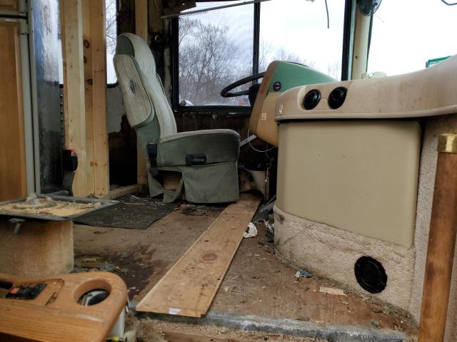 Photo 5 from auction – 1997 FREIGHTLINER CHASSIS X with VIN 4UZ6XFBC6VC725829
