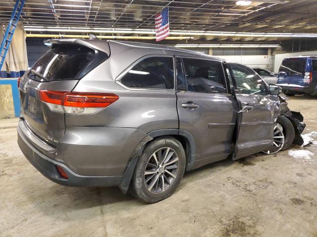 Photo 3 from auction – 2018 TOYOTA HIGHLANDER with VIN 5TDJZRFH1JS829279