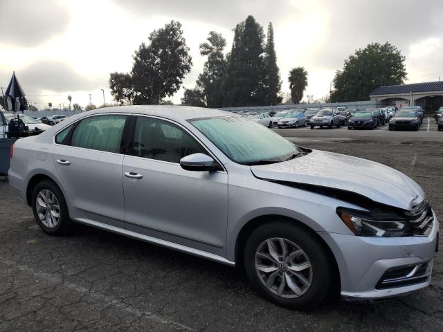 Photo 4 from auction – 2017 VOLKSWAGEN PASSAT S with VIN 1VWAT7A37HC003708