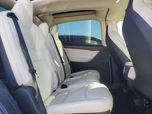 Photo 10 from auction – 2017 TESLA MODEL X with VIN 5YJXCDE2XHF075552