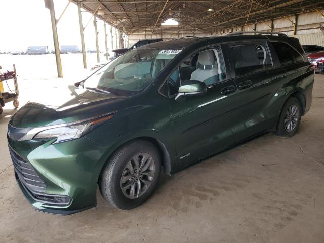 TOYOTA SIENNA LE 2021 with VIN 5TDKRKEC2MS067229 - Photo from auction