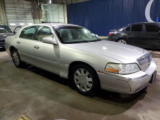 Photo 4 from auction – 2003 LINCOLN TOWN CAR C with VIN 1LNHM83W03Y633041