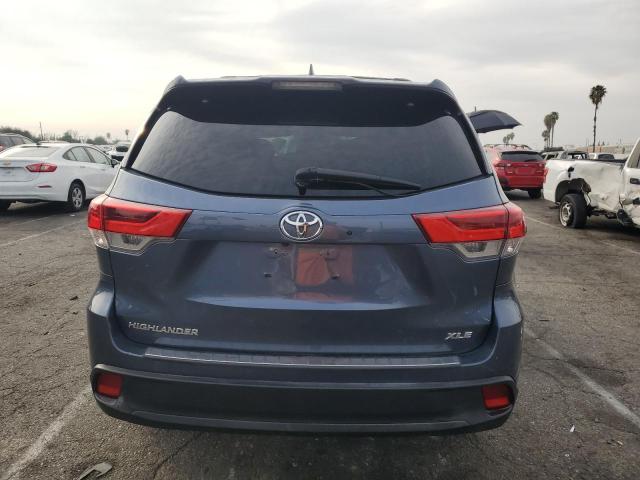 Foto 6 de la subasta – 2018 TOYOTA HIGHLANDER con VIN 5TDKZRFH6JS245688