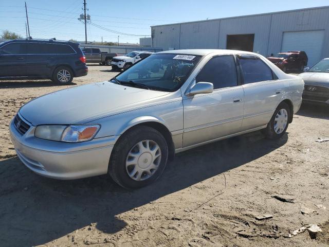 TOYOTA CAMRY CE 2000 with VIN 4T1BG22K7YU635800 - Photo from auction