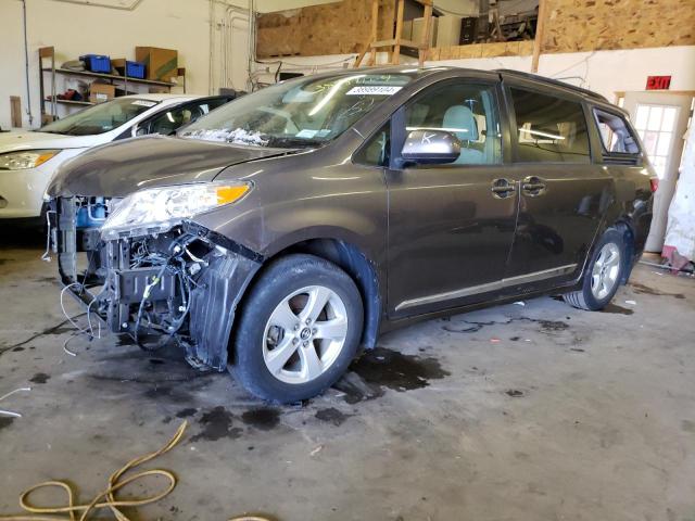 TOYOTA SIENNA LE 2018 with VIN 5TDKZ3DC0JS953939 - Photo from auction