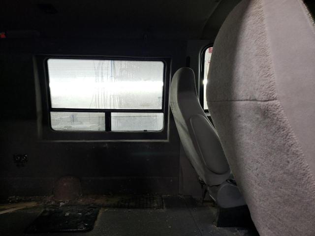 Photo 11 from auction – 2001 FORD ECONOLINE with VIN 1FTNE24L01HB01002