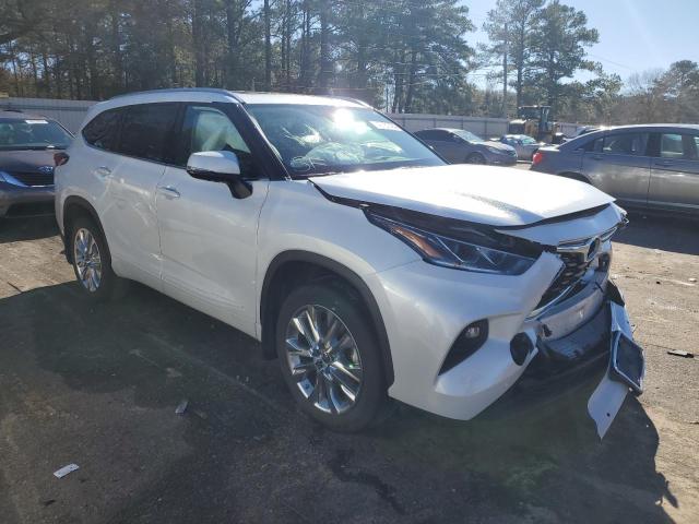 Photo 4 from auction – 2022 TOYOTA HIGHLANDER with VIN 5TDDZRBH3NS211213