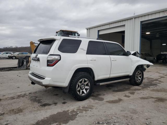 Photo 3 from auction – 2018 TOYOTA 4RUNNER SR with VIN JTEBU5JR2J5603202