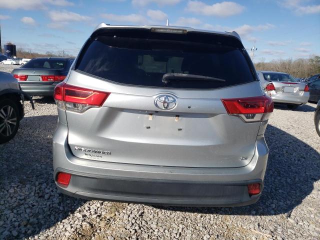 Photo 6 from auction – 2018 TOYOTA HIGHLANDER with VIN 5TDKZRFH7JS526768