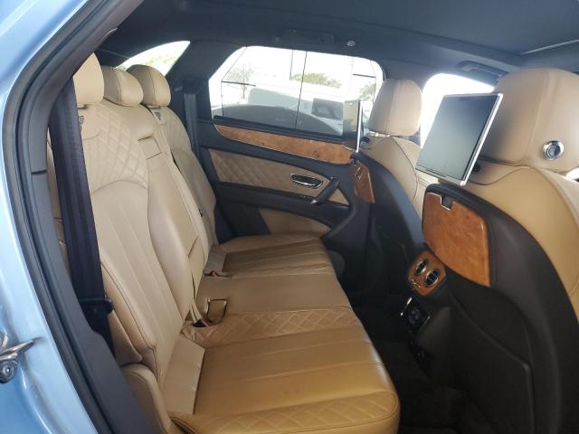 Photo 11 from auction – 2017 BENTLEY BENTAYGA with VIN SJAAC2ZV1HC014040