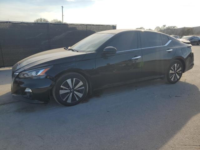 NISSAN ALTIMA SV 2019 with VIN 1N4BL4DV2KC138868 - Photo from auction