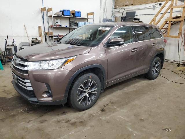 TOYOTA HIGHLANDER 2017 with VIN 5TDBZRFHXHS356660 - Photo from auction