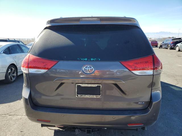 Photo 6 from auction – 2013 TOYOTA SIENNA XLE with VIN 5TDYK3DC3DS320810