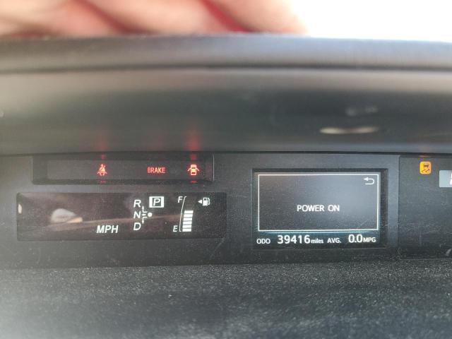 Photo 9 from auction – 2017 TOYOTA PRIUS V with VIN JTDZN3EUXHJ073016