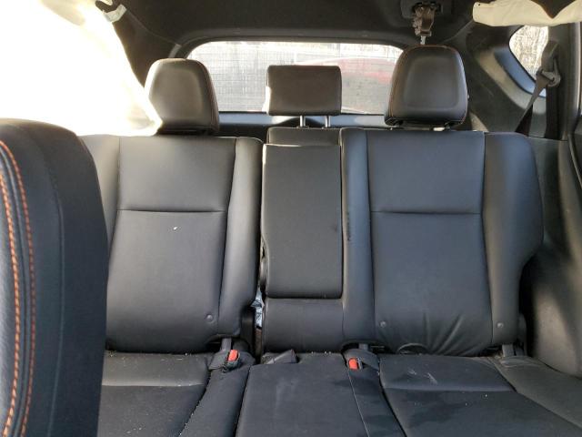 Photo 10 from auction – 2017 TOYOTA RAV4 SE with VIN JTMJFREV2HD218277