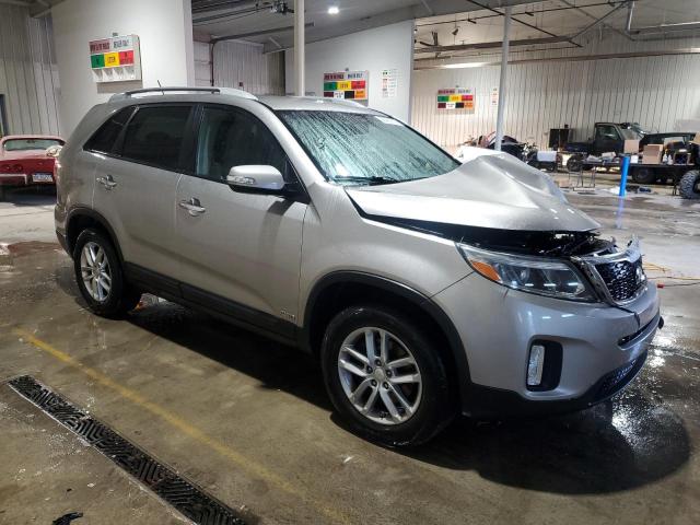 Photo 4 from auction – 2015 KIA SORENTO LX with VIN 5XYKTDA61FG614388