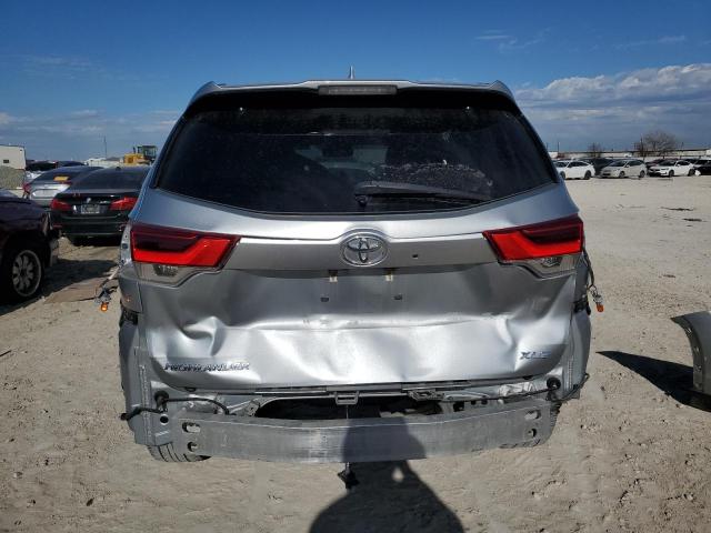 Photo 6 from auction – 2018 TOYOTA HIGHLANDER with VIN 5TDKZRFH7JS526575