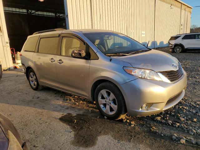 Photo 4 from auction – 2013 TOYOTA SIENNA LE with VIN 5TDKK3DC8DS281542