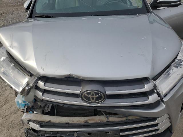 Photo 12 from auction – 2018 TOYOTA HIGHLANDER with VIN 5TDBZRFH0JS890885