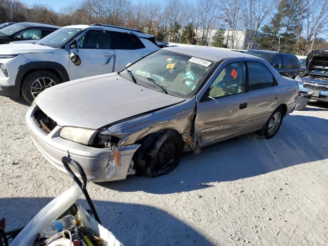 TOYOTA CAMRY CE 2000 with VIN 4T1BG22K4YU955642 - Photo from auction